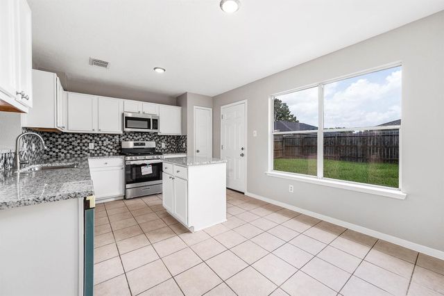 2011 Foxhill Drive, Missouri City, TX 77489