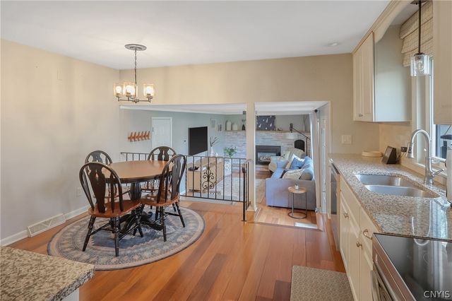 4299 Luna Course, Clay, NY 13090