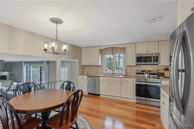 4299 Luna Course, Clay, NY 13090