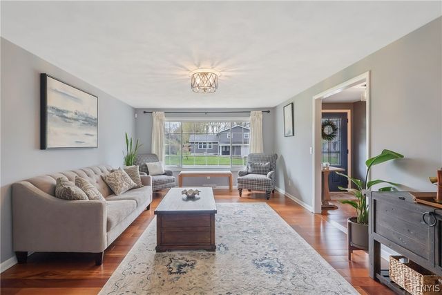 4299 Luna Course, Clay, NY 13090