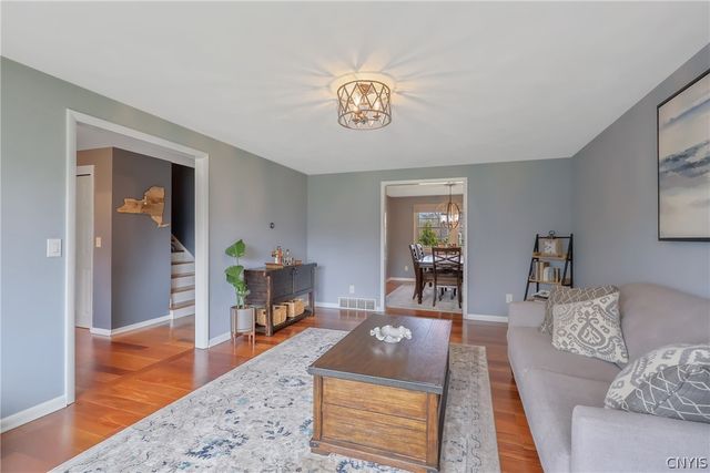 4299 Luna Course, Clay, NY 13090