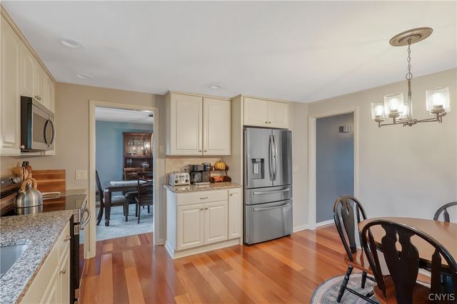 4299 Luna Course, Clay, NY 13090