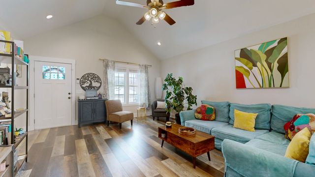 1093 Main St, Greenbrier, TN 37073