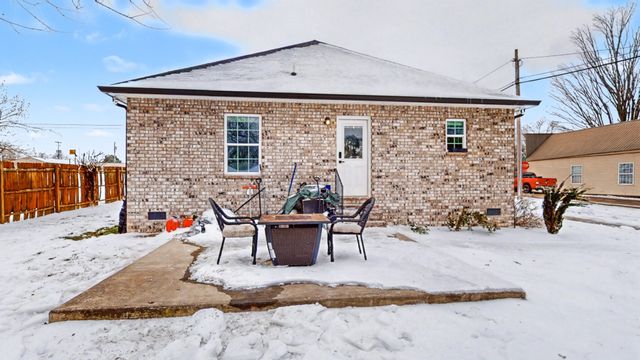 1093 Main St, Greenbrier, TN 37073