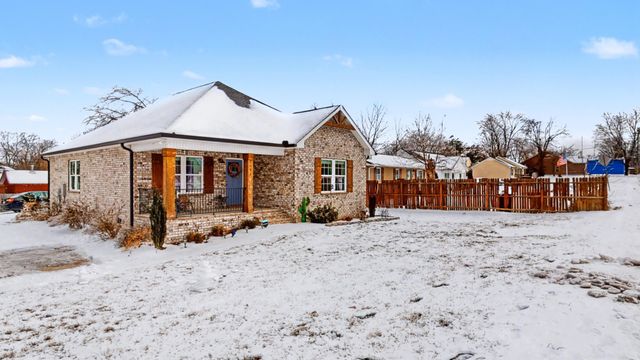 1093 Main St, Greenbrier, TN 37073