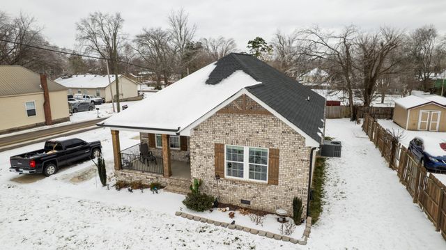 1093 Main St, Greenbrier, TN 37073