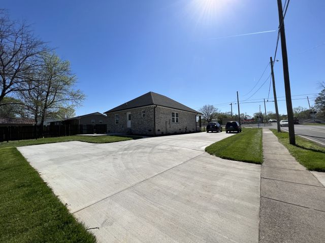 1093 Main St, Greenbrier, TN 37073