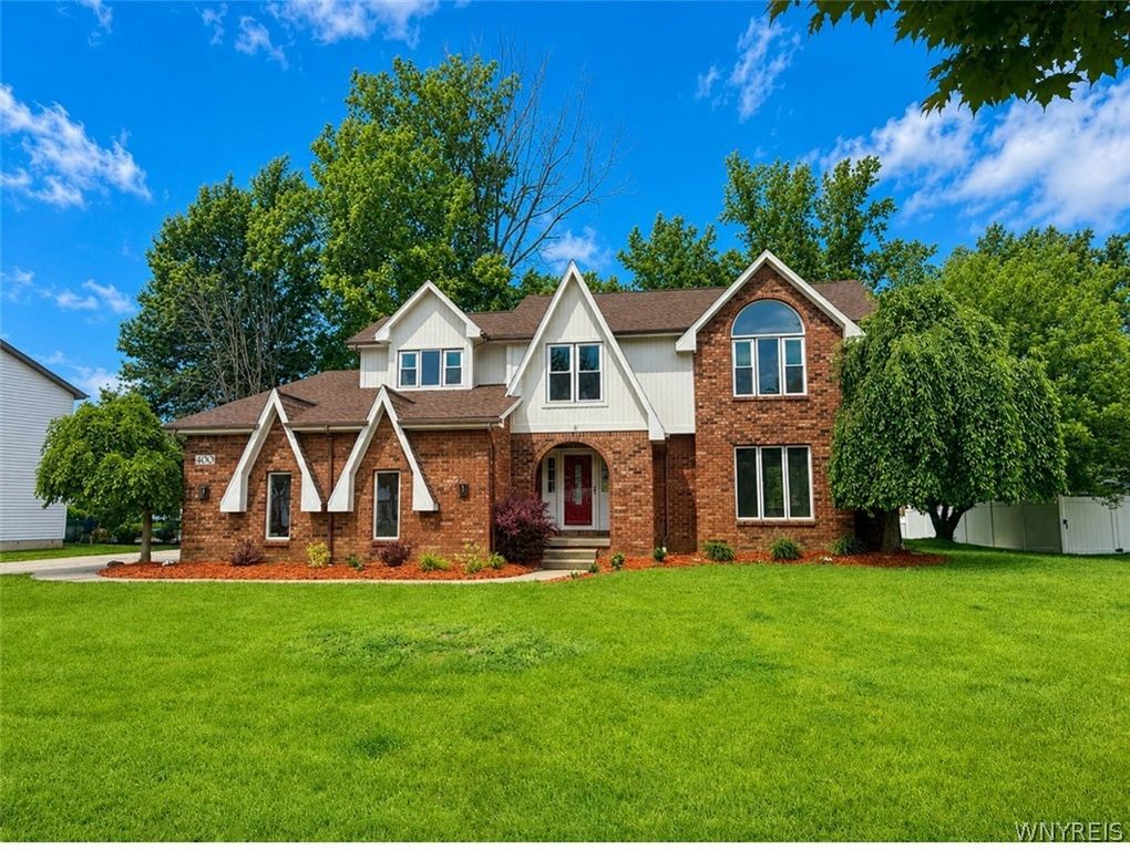 400 Tiburon Lane, Amherst, NY 14051