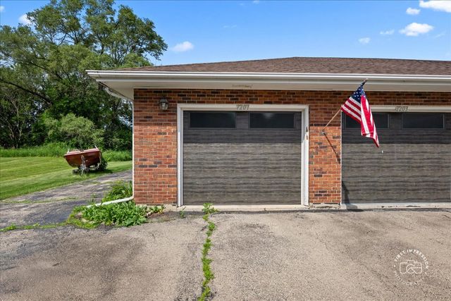 1201 Johnston Drive, Aurora, IL 60506