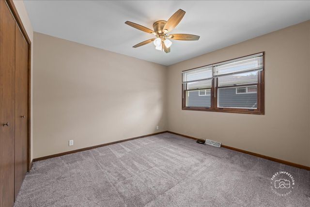 1201 Johnston Drive, Aurora, IL 60506