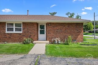 1201 Johnston Drive, Aurora, IL 60506