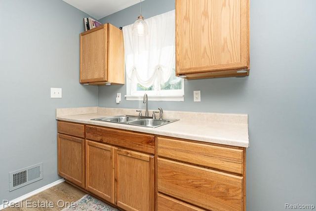 22505 Hanson Court, Saint Clair Shores, MI 48080