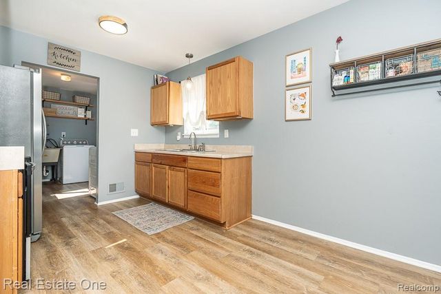 22505 Hanson Court, Saint Clair Shores, MI 48080