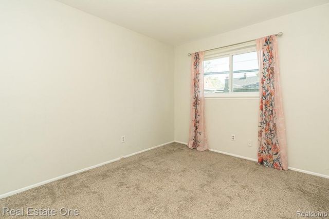 22505 Hanson Court, Saint Clair Shores, MI 48080
