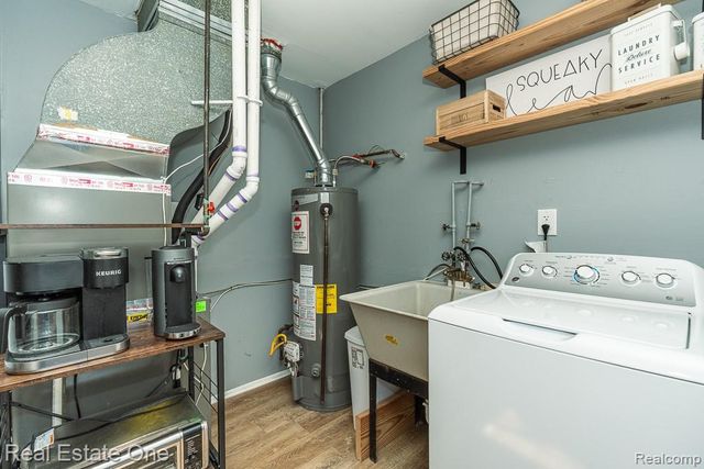 22505 Hanson Court, Saint Clair Shores, MI 48080