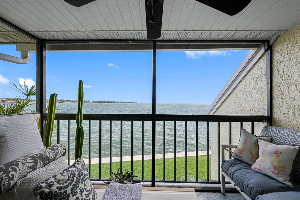 Image 11 of property listing at 7300 SUNSHINE SKYWAY LANE S 210, St Petersburg, FL 33711