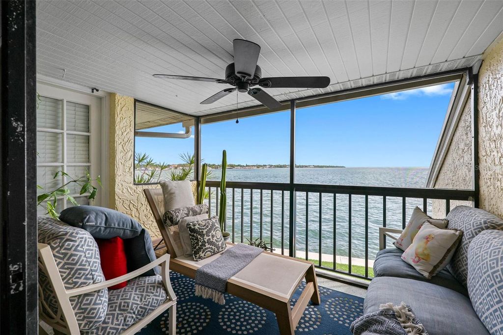 Image 3 of property listing at 7300 SUNSHINE SKYWAY LANE S 210, St Petersburg, FL 33711