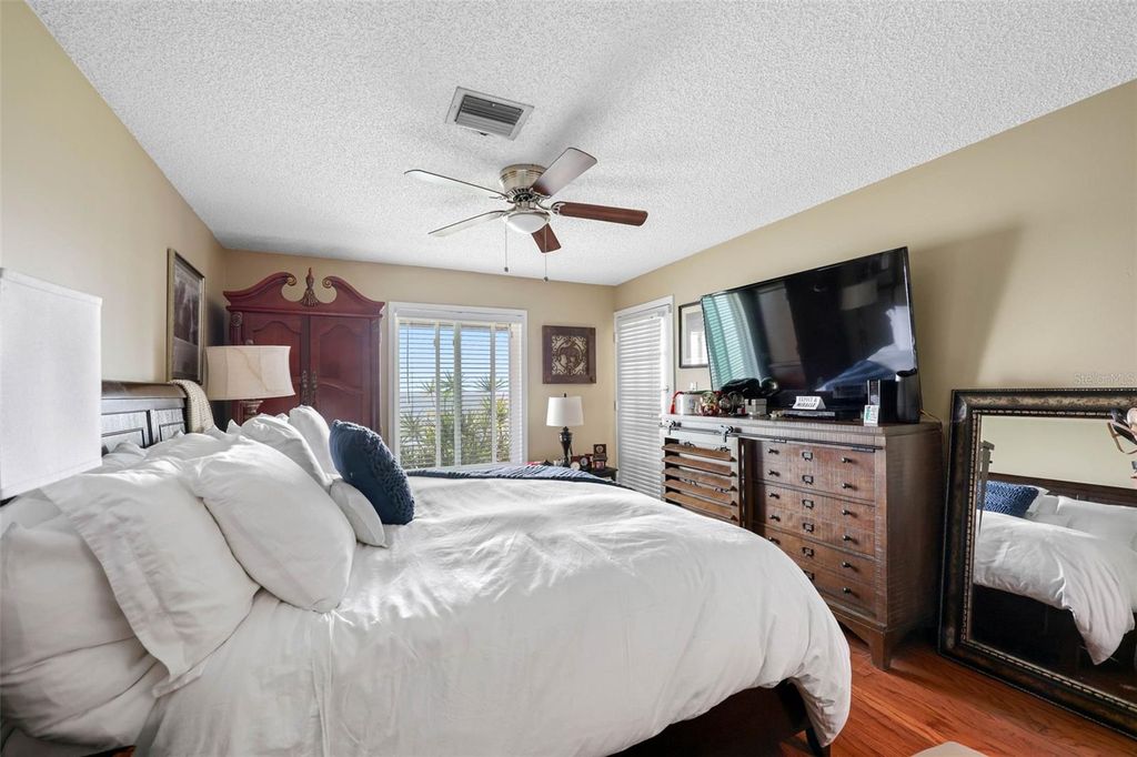 Image 24 of property listing at 7300 SUNSHINE SKYWAY LANE S 210, St Petersburg, FL 33711