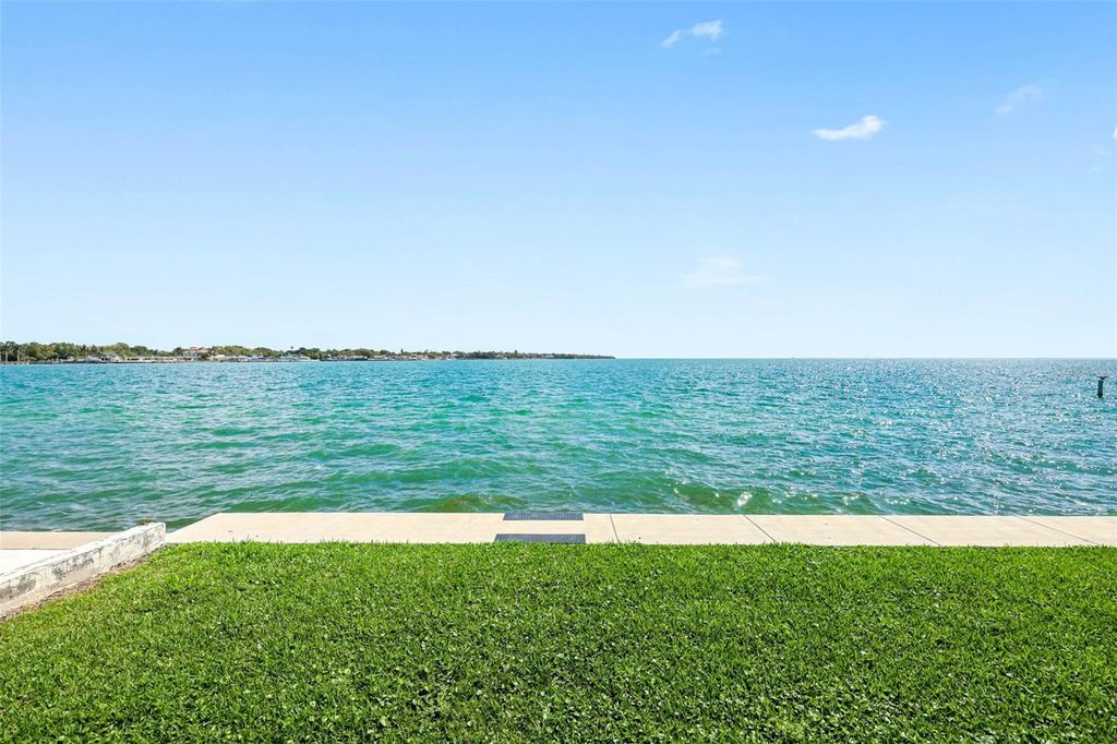 Image 29 of property listing at 7300 SUNSHINE SKYWAY LANE S 210, St Petersburg, FL 33711