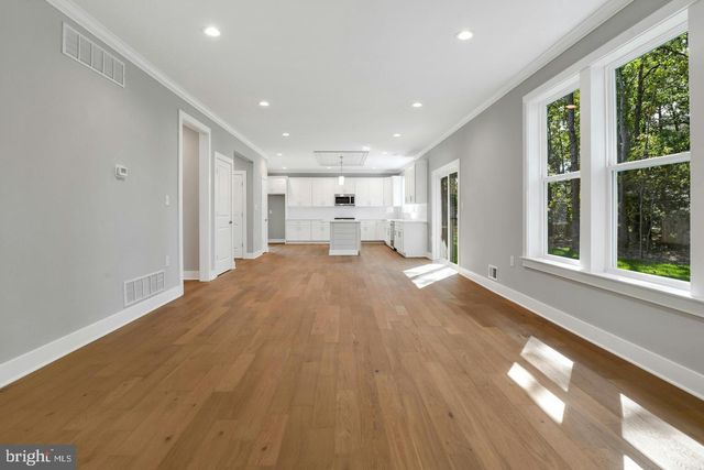 1 RAILROAD AVE, Bayville, NJ 08721
