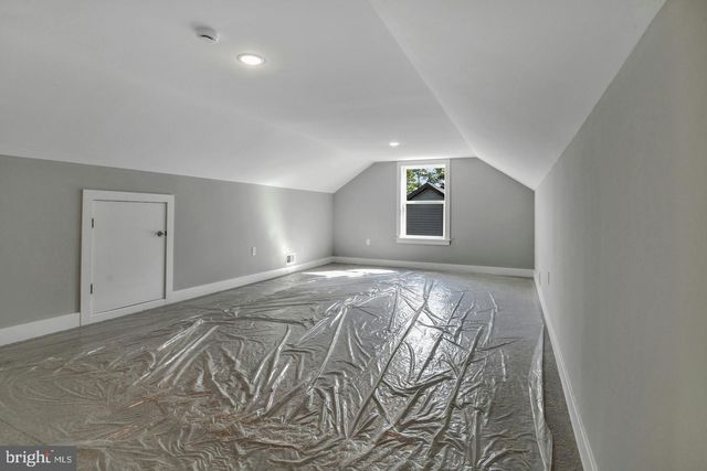 1 RAILROAD AVE, Bayville, NJ 08721