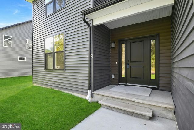 1 RAILROAD AVE, Bayville, NJ 08721
