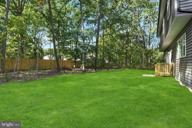 1 RAILROAD AVE, Bayville, NJ 08721