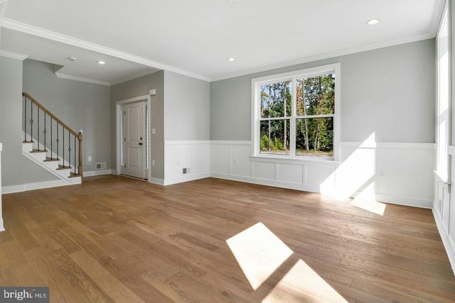 1 RAILROAD AVE, Bayville, NJ 08721
