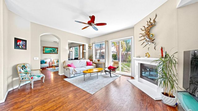 10169 Brenna Way, Elk Grove, CA 95757