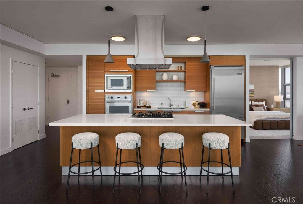 9 MacArthur Place 608, Santa Ana, CA 92707