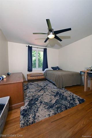5382 Van Ness Drive, Bloomfield Hills, MI 48302