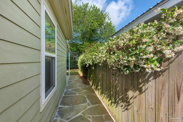 327 N Reus St, Pensacola, FL 32501