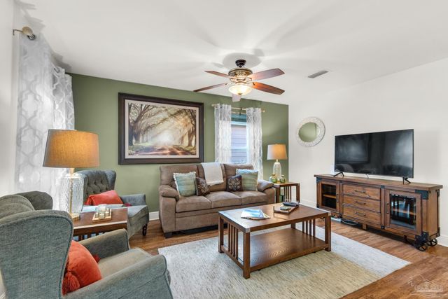 327 N Reus St, Pensacola, FL 32501