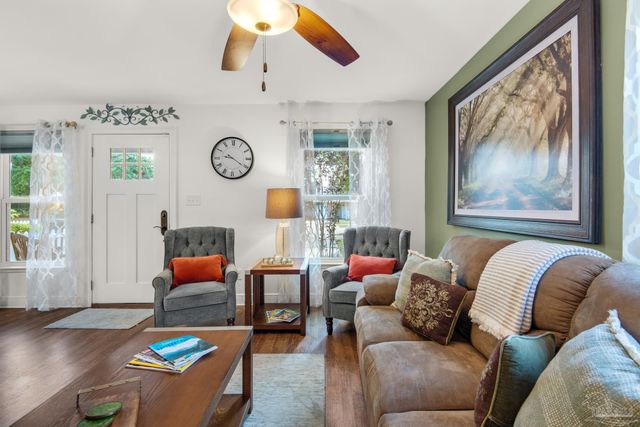 327 N Reus St, Pensacola, FL 32501