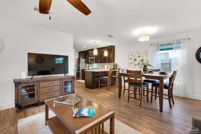 327 N Reus St, Pensacola, FL 32501