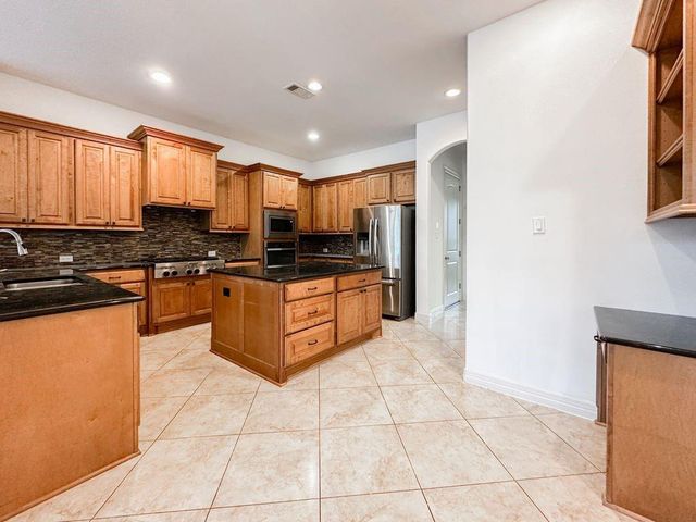 14 Spincaster Dr, Spring, TX 77389