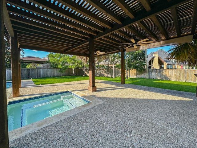 14 Spincaster Dr, Spring, TX 77389