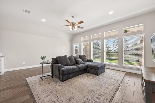 4522 Primrose Valley Lane, Fulshear, TX 77441