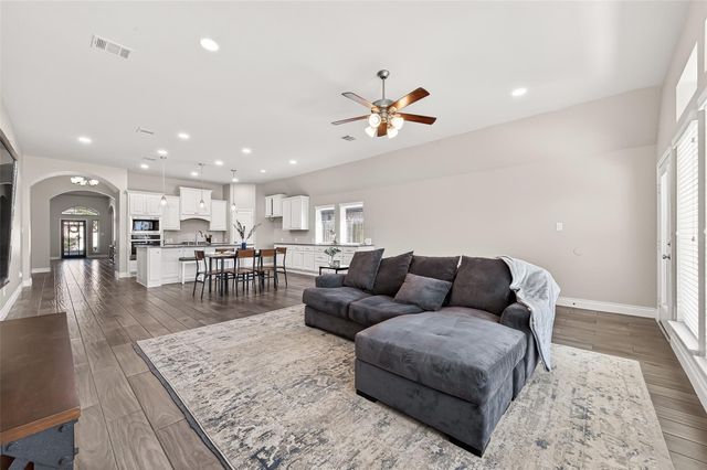 4522 Primrose Valley Lane, Fulshear, TX 77441