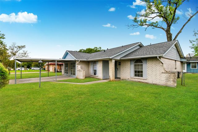 7210 Lumber Jack Drive, Houston, TX 77040