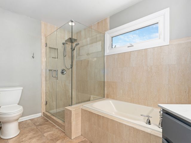 809 Bruno Court, Naperville, IL 60563