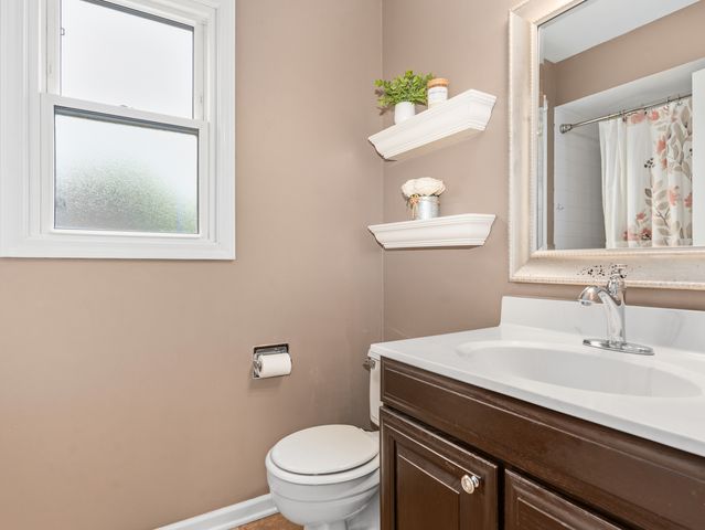 809 Bruno Court, Naperville, IL 60563