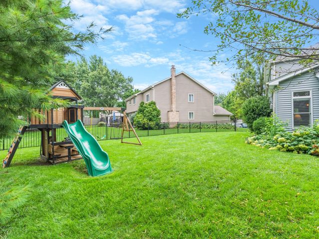 809 Bruno Court, Naperville, IL 60563