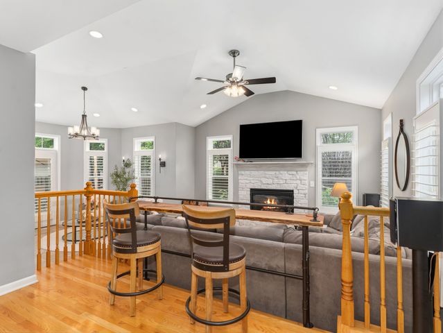 809 Bruno Court, Naperville, IL 60563