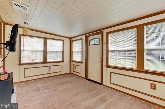 10 FURMAN RD, Dillsburg, PA 17019