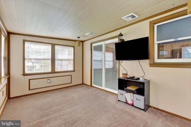 10 FURMAN RD, Dillsburg, PA 17019