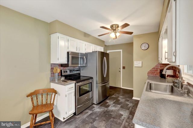 10 FURMAN RD, Dillsburg, PA 17019