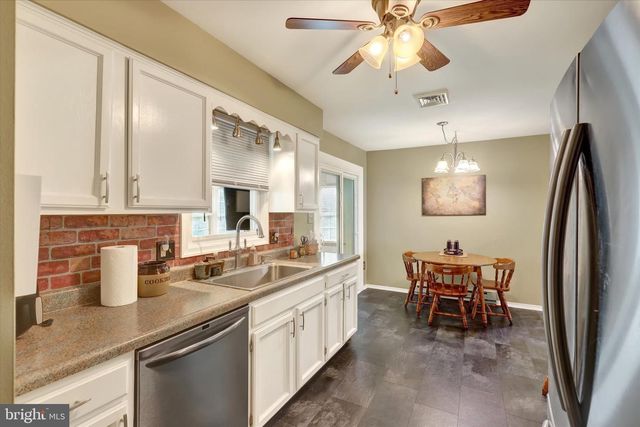 10 FURMAN RD, Dillsburg, PA 17019