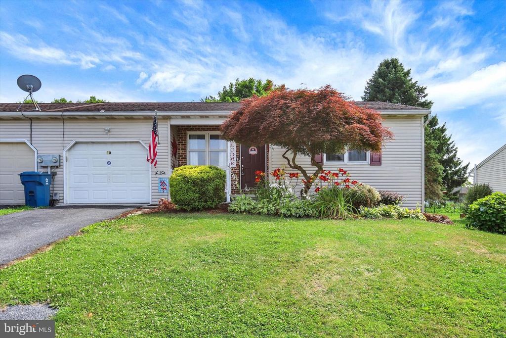 10 FURMAN RD, Dillsburg, PA 17019