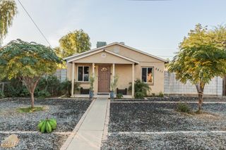 2211 W MEDLOCK Drive, Phoenix, AZ 85015